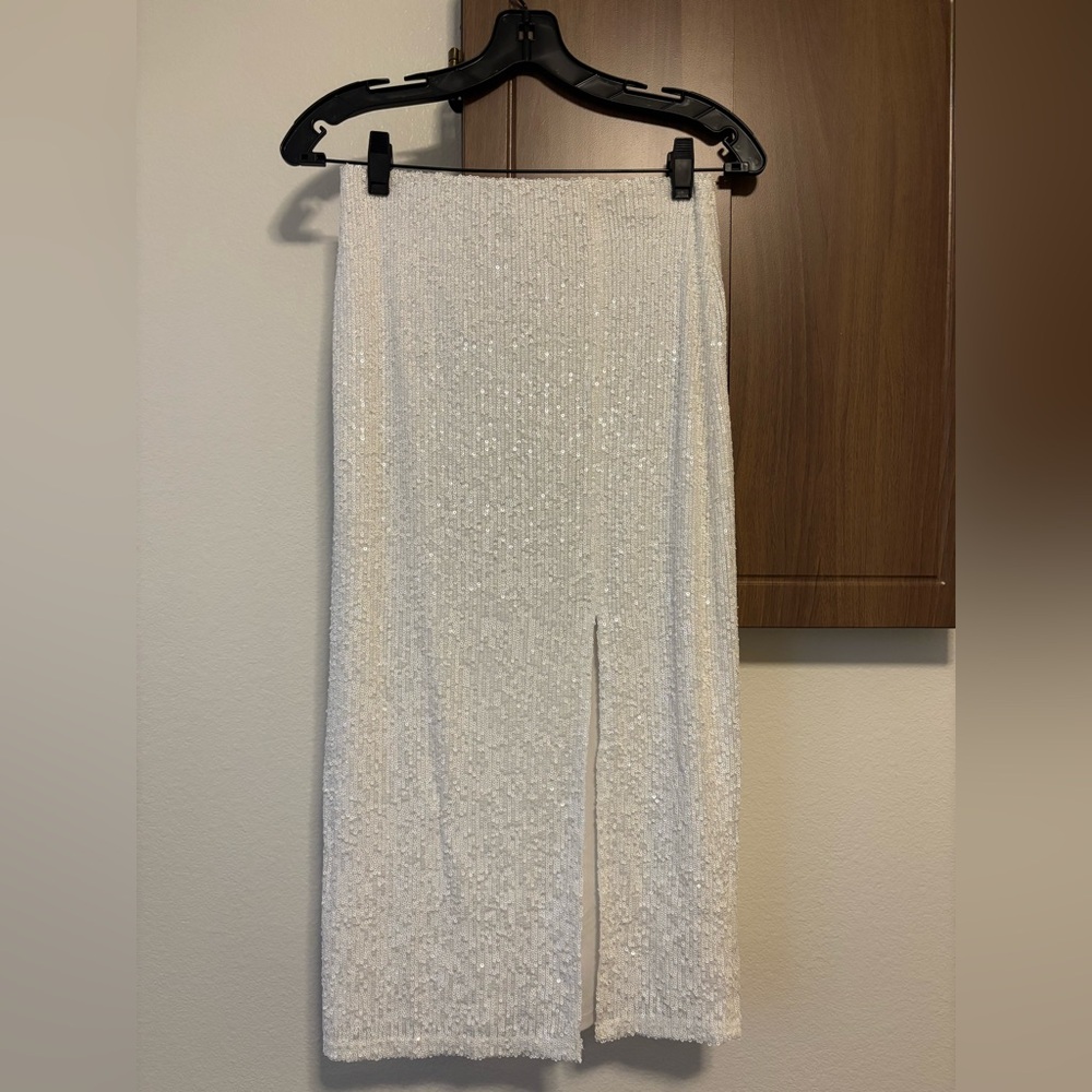 Topshop- Elegant White Sequin Skirt
